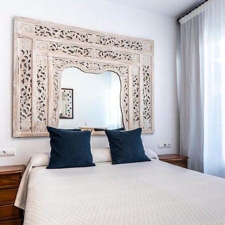 Apartamentos Cel Blau Санта Еулалия дел Рио Екстериор снимка