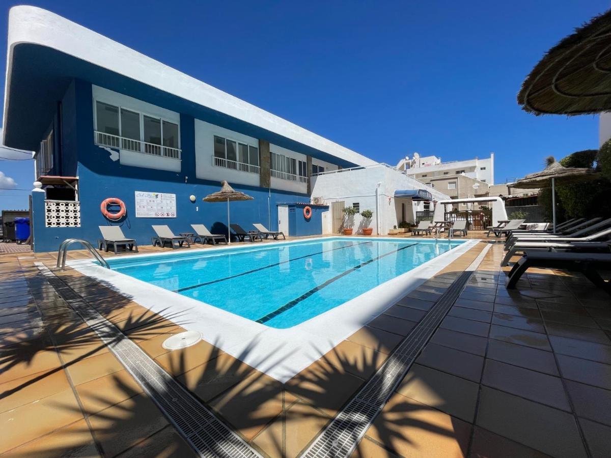Apartamentos Cel Blau Санта Еулалия дел Рио Екстериор снимка