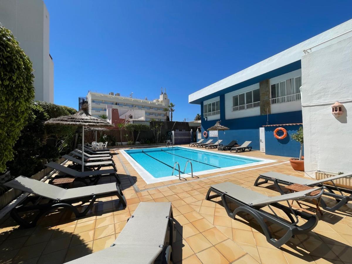 Apartamentos Cel Blau Санта Еулалия дел Рио Екстериор снимка