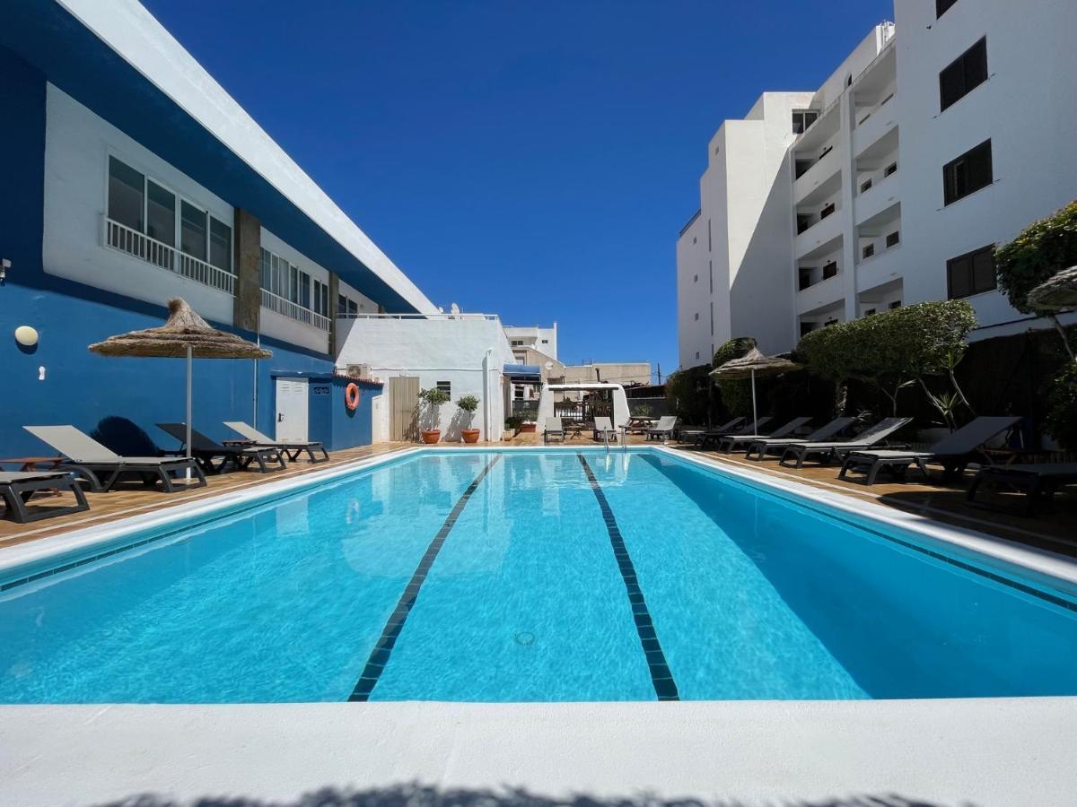 Apartamentos Cel Blau Санта Еулалия дел Рио Екстериор снимка