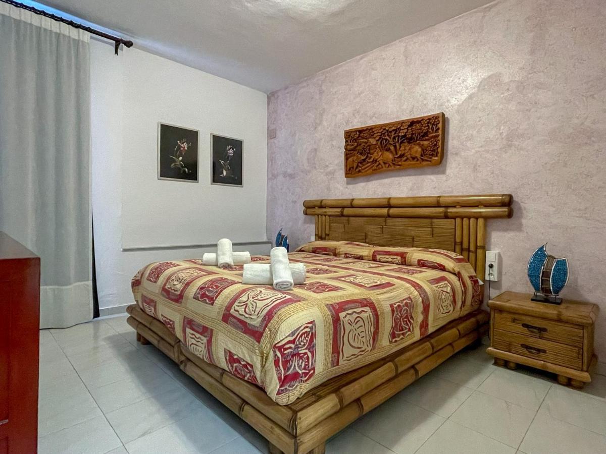 Apartamentos Cel Blau Санта Еулалия дел Рио Екстериор снимка