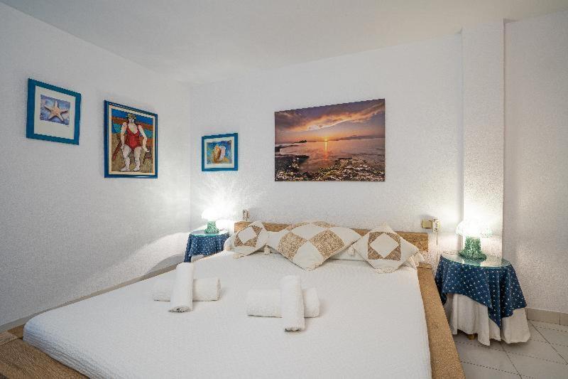 Apartamentos Cel Blau Санта Еулалия дел Рио Стая снимка