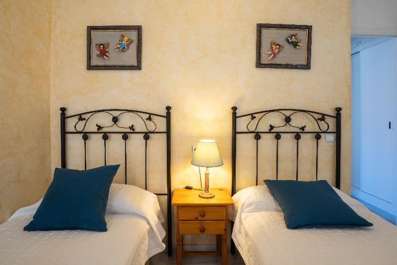 Apartamentos Cel Blau Санта Еулалия дел Рио Стая снимка