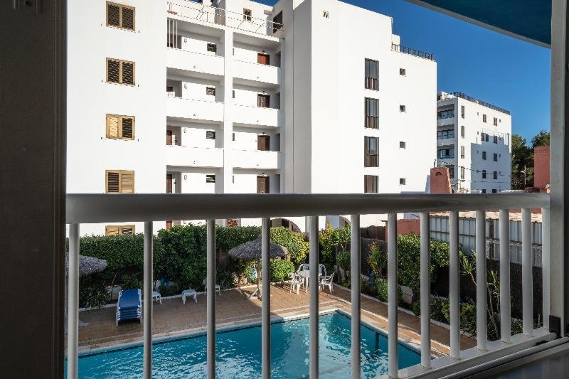 Apartamentos Cel Blau Санта Еулалия дел Рио Стая снимка