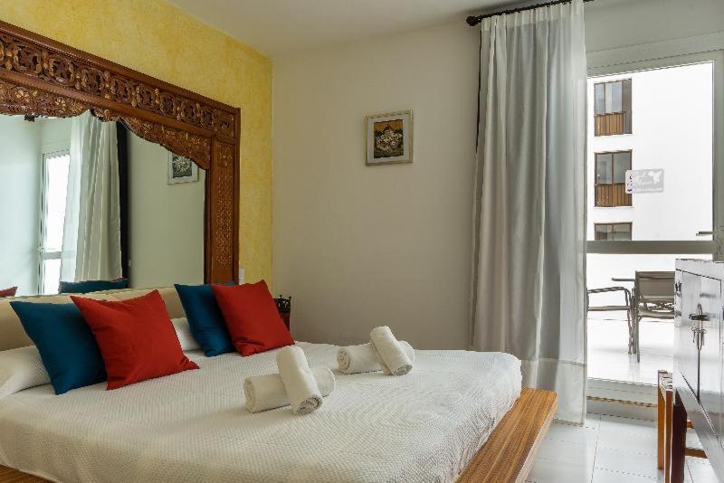 Apartamentos Cel Blau Санта Еулалия дел Рио Стая снимка
