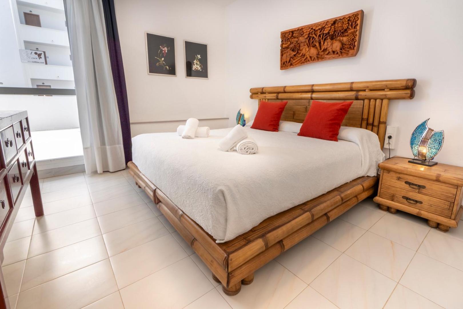 Apartamentos Cel Blau Санта Еулалия дел Рио Екстериор снимка